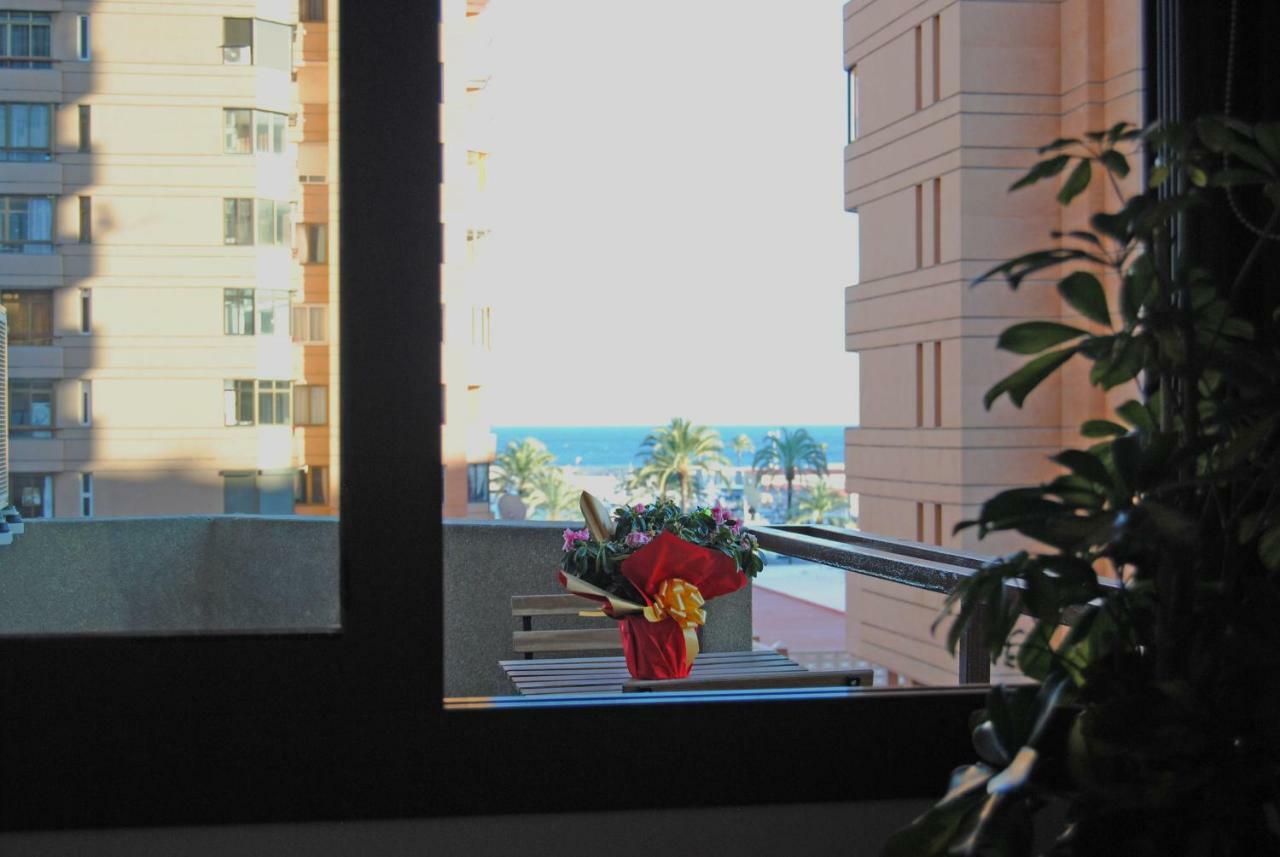 Recently Refurbished Apartment With Sea Views. ฟูเอนฮิโรลา ภายนอก รูปภาพ