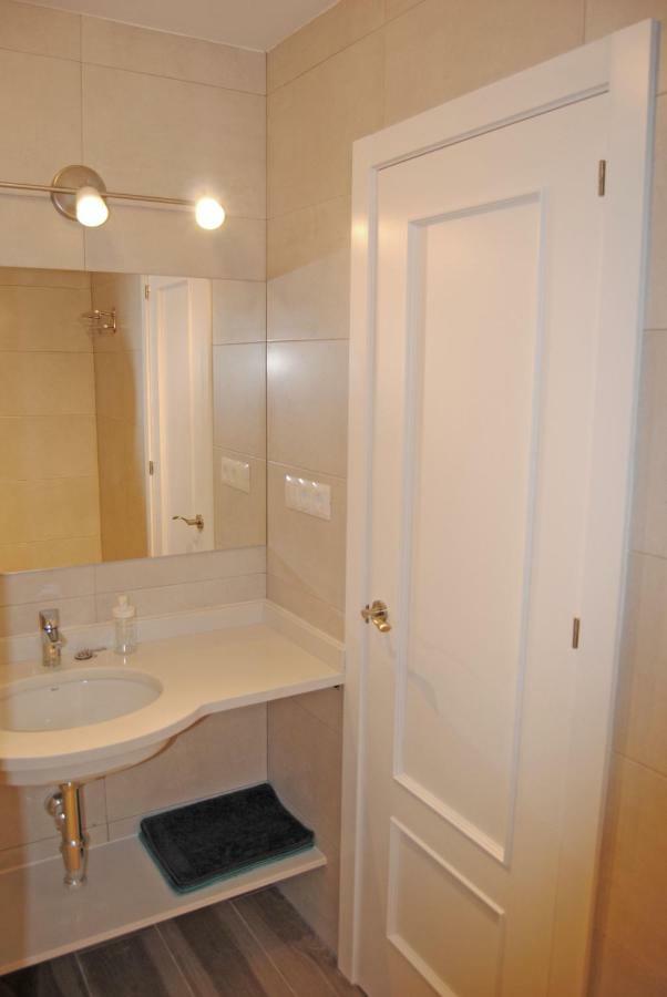 Recently Refurbished Apartment With Sea Views. ฟูเอนฮิโรลา ภายนอก รูปภาพ