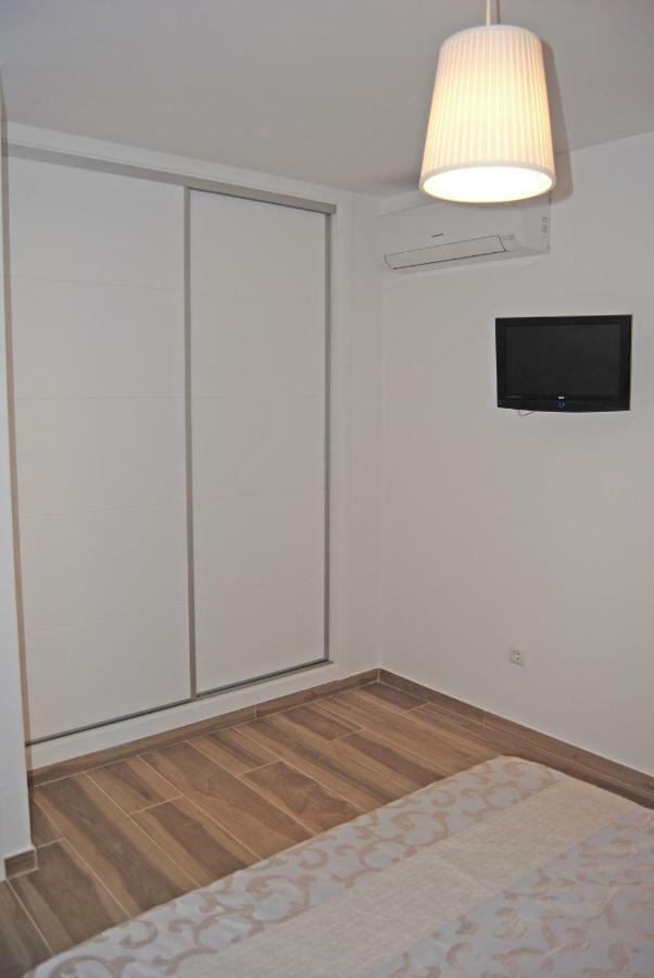 Recently Refurbished Apartment With Sea Views. ฟูเอนฮิโรลา ภายนอก รูปภาพ