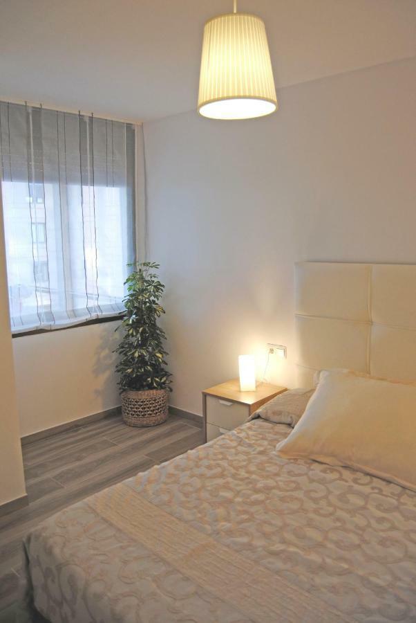Recently Refurbished Apartment With Sea Views. ฟูเอนฮิโรลา ภายนอก รูปภาพ
