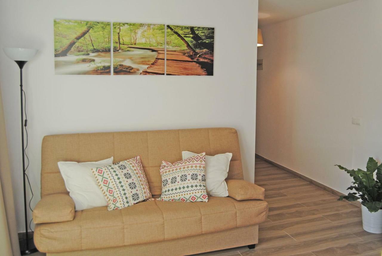 Recently Refurbished Apartment With Sea Views. ฟูเอนฮิโรลา ภายนอก รูปภาพ