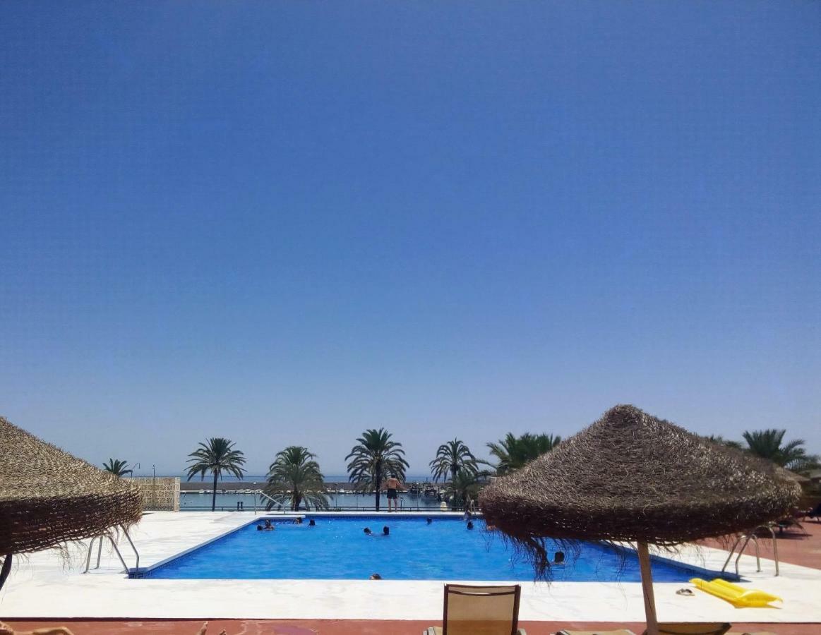 Recently Refurbished Apartment With Sea Views. ฟูเอนฮิโรลา ภายนอก รูปภาพ